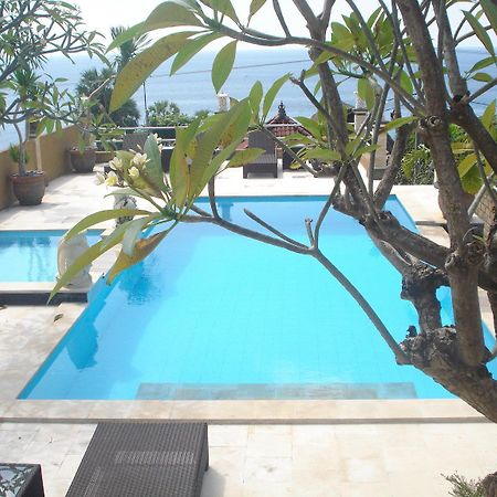 Barong Cafe Bungalow And Restaurant Amed Esterno foto