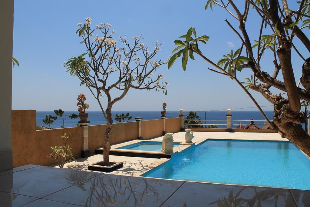 Barong Cafe Bungalow And Restaurant Amed Esterno foto