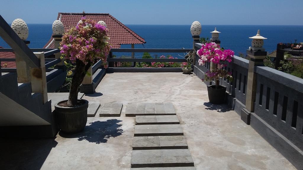 Barong Cafe Bungalow And Restaurant Amed Esterno foto