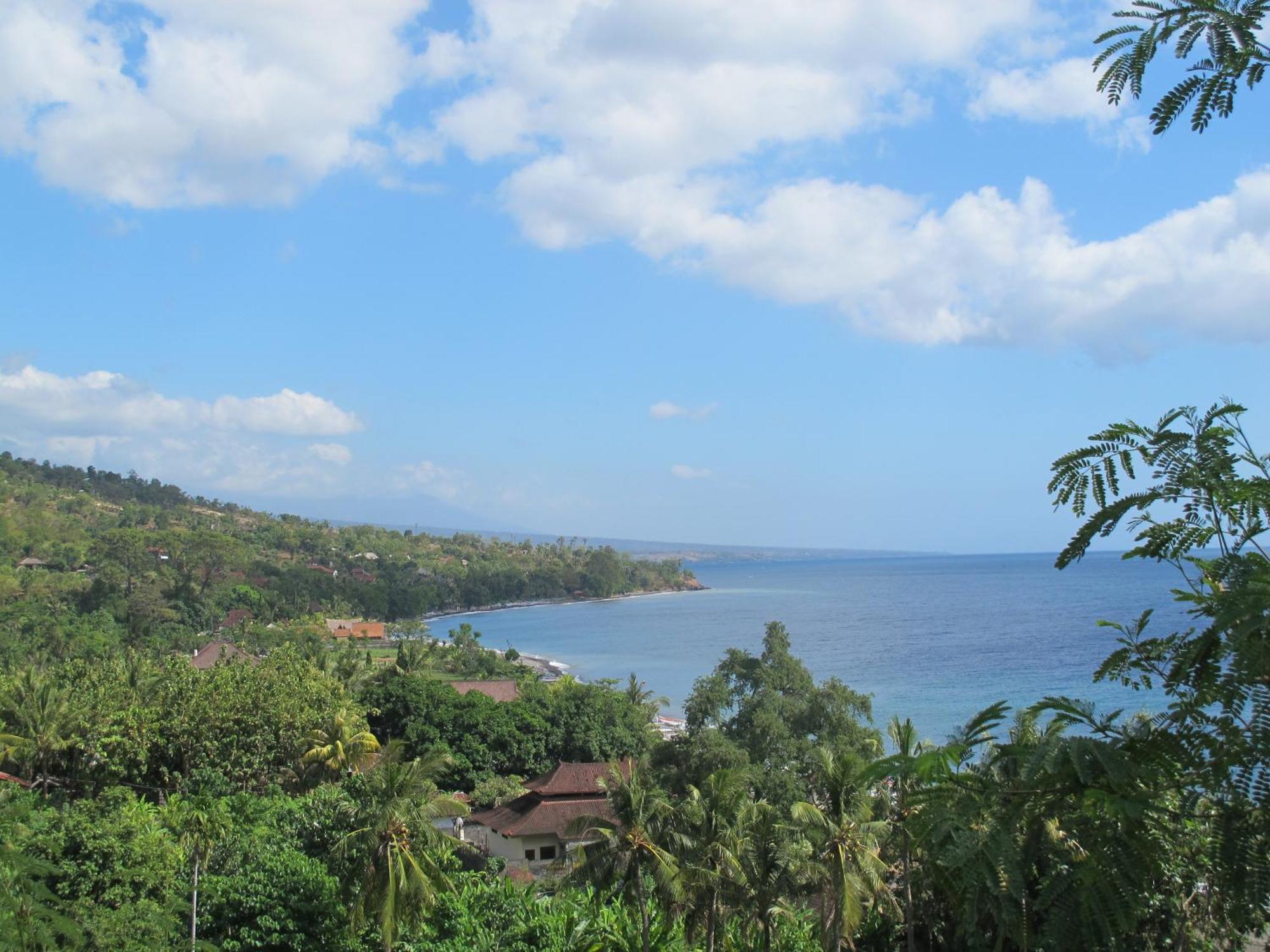 Barong Cafe Bungalow And Restaurant Amed Esterno foto