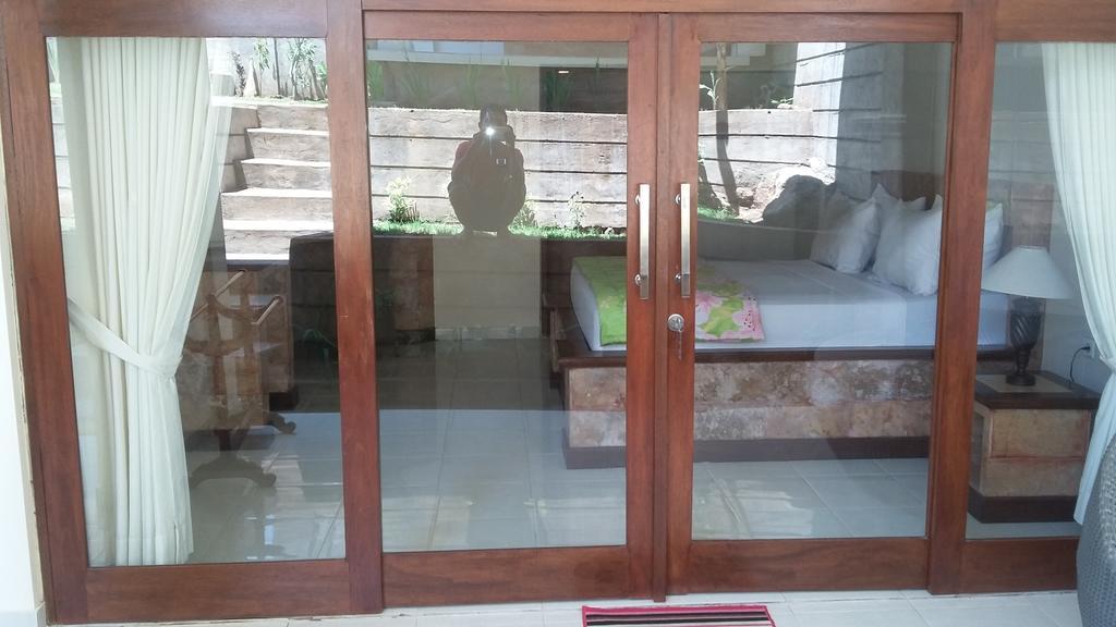Barong Cafe Bungalow And Restaurant Amed Esterno foto