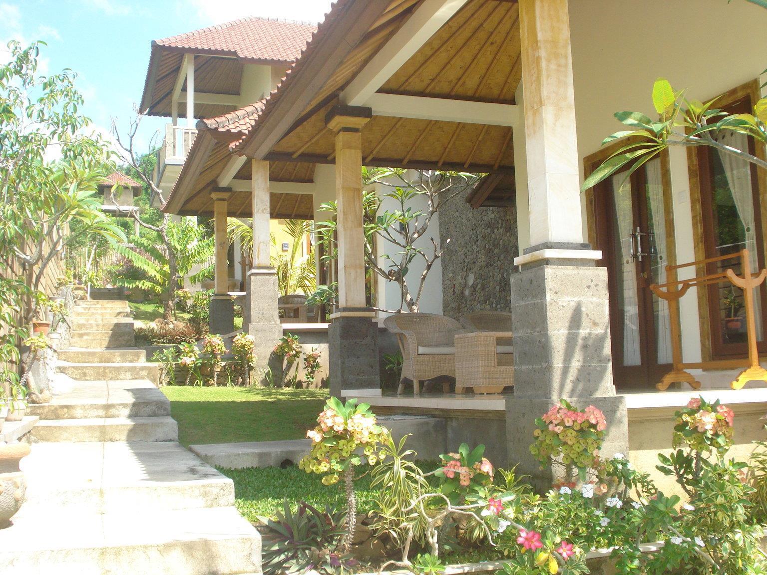 Barong Cafe Bungalow And Restaurant Amed Esterno foto